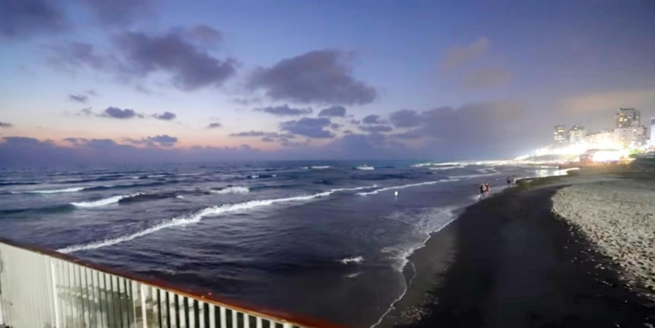 612 Apartment On The Beach Bat Yam Buitenkant foto