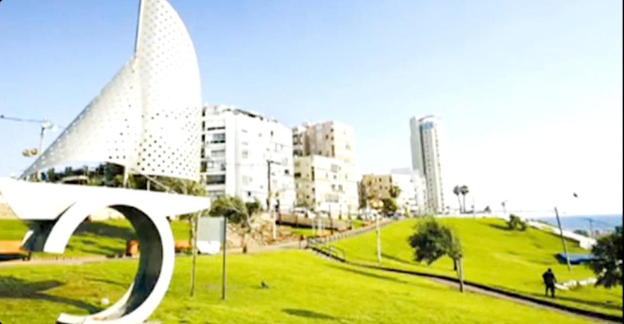 612 Apartment On The Beach Bat Yam Buitenkant foto